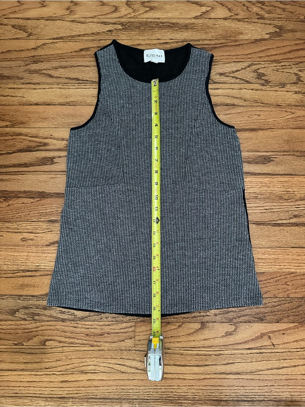 Olive + Oak lightweight sleeveless top - Size XS